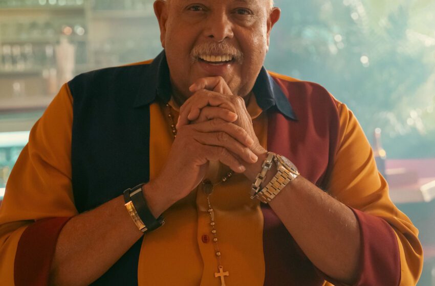  El cantante Juan Piña fue intervenido a UCI luego de sufrir una isquemia cerebral este domingo