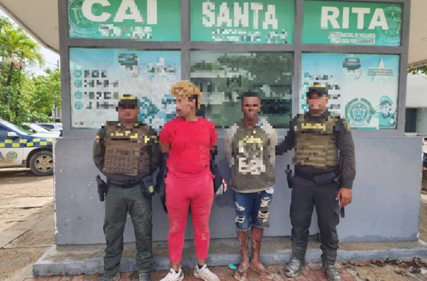 Dos delincuentes capturados en persecución policíal en el barrio ...