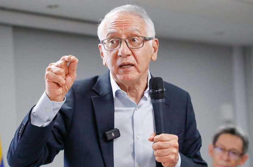 “Es acumulada desde Pastrana”: MinSalud explicó deuda de $100 billones de las EPS revelada por Petro